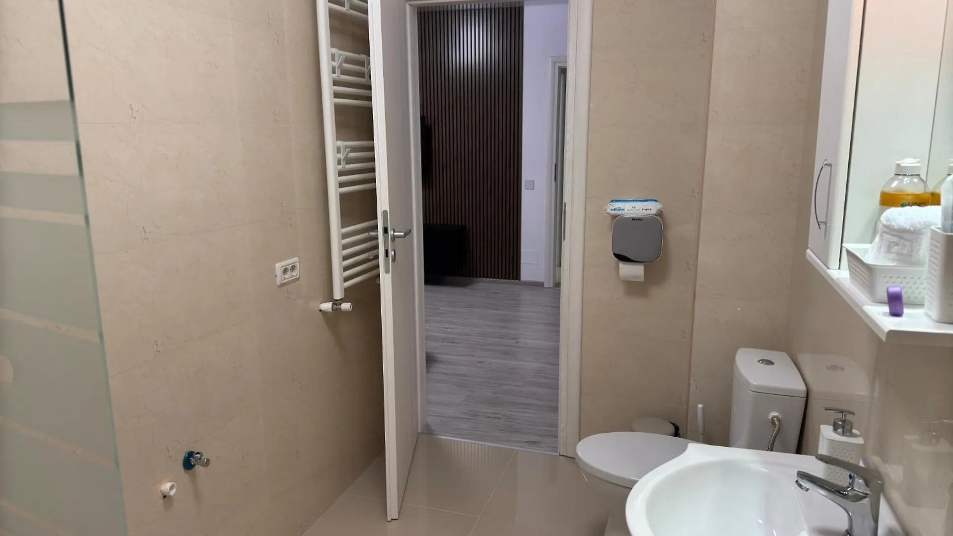 Fundeni Studio Modern Bucureşti 0*,