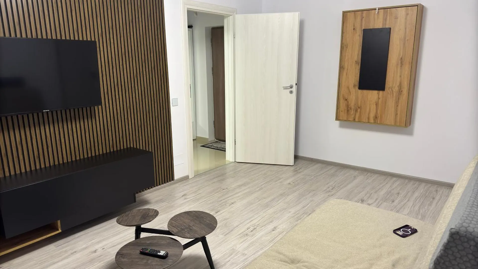 Fundeni Studio Modern Bucharest Apartment